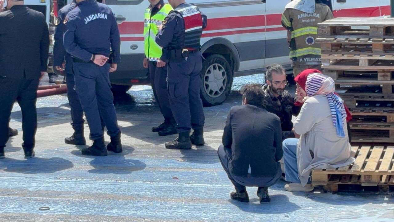 Boya fabrikasında yangın! 1 teknisyen hayatını kaybetti 12